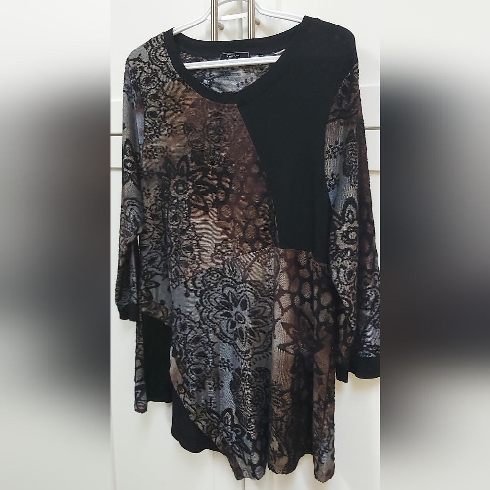 Cativa Patterned Tunic Top - Picture 3 of 7